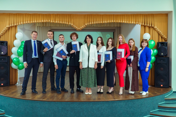 Поздравляем дипломированных специалистов!